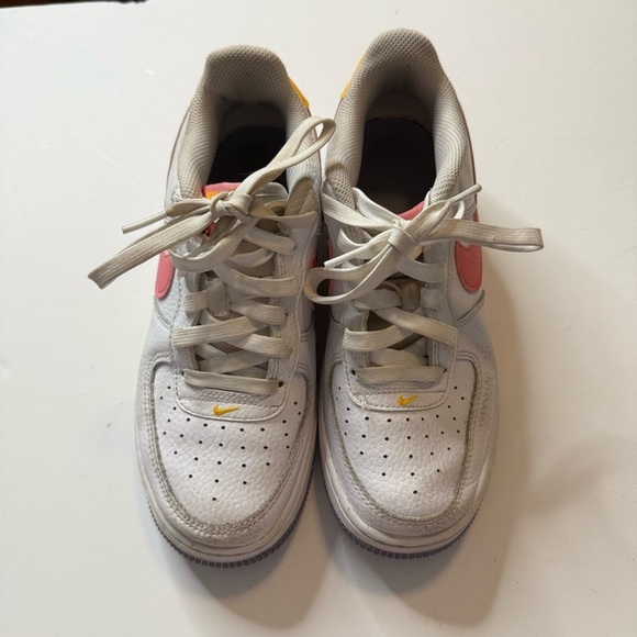 Nike Air Force 1 Low
Coral Chalk Laser Orange - Picture 2 of 10